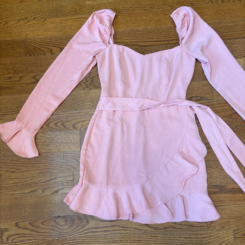 Elegant Pink Long-Sleeve Dress